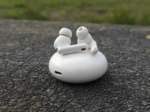 Vì sao Huawei FreeBuds 7i là tai nghe nhét tai phù hợp cho dân văn phòng và người di chuyển nhiều?